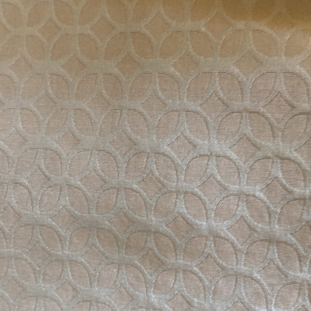 Ann Taylor 67% silk, 33% cotton. Size 2